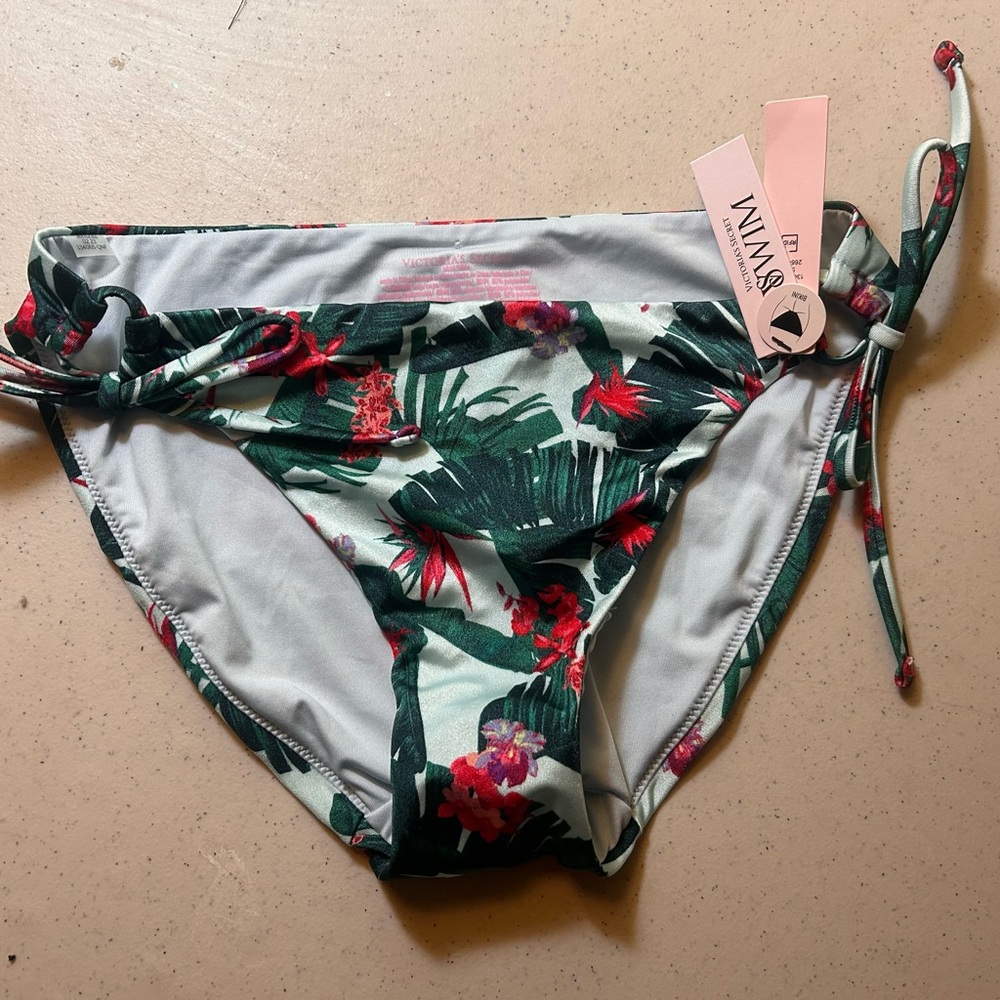 VS swim bottoms 
Size M